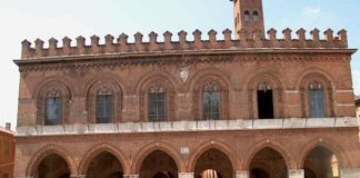 Il palazzo comunale di Cremona