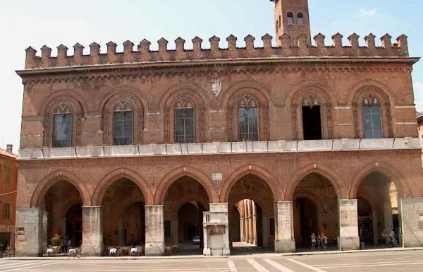Il palazzo comunale di Cremona