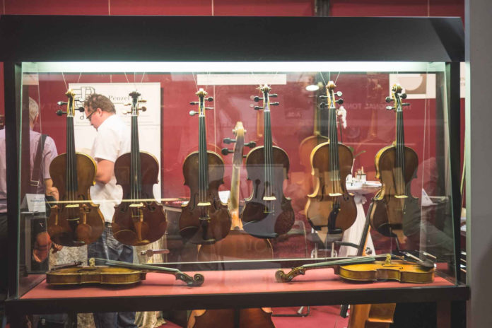 Violini a Cremona, foto da ufficio stampaViolini a Cremona, foto da ufficio stampa