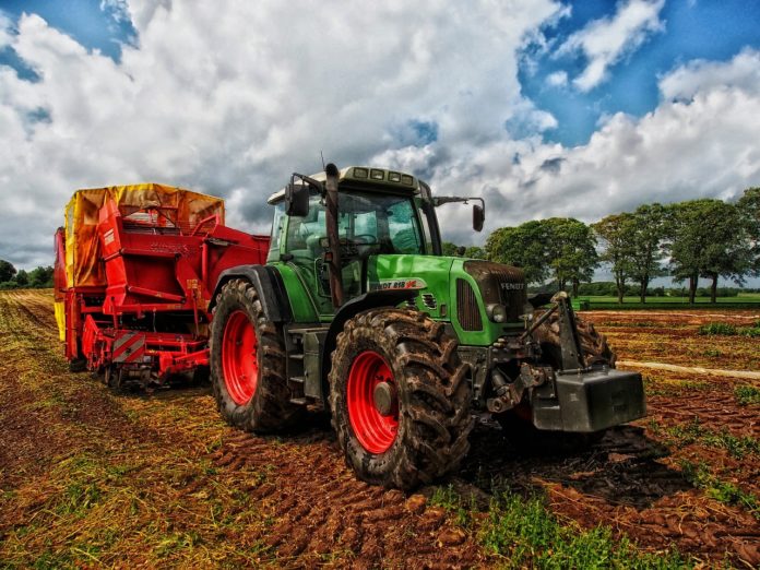L'agricoltura è un settore importante dell'economia cremonese, in foto un trattore
